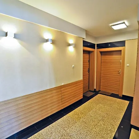 Grand - Parkur With Terrace Apartment